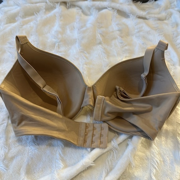 Cream Bra T- SHIRT by Madeinform 36D-‎ BRAS #17💙 NWOT - Picture 4 of 6